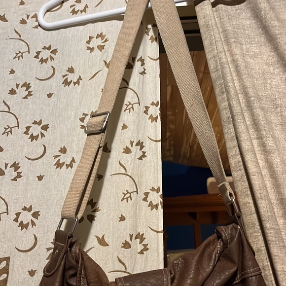 American Eagle bag over the shoulder adjusting strap - Picture 3 of 3